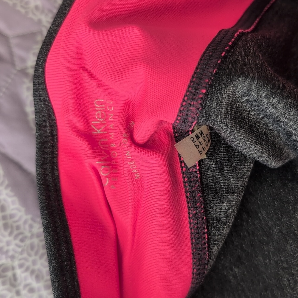 Calvin Klein performance capris euc - Picture 3 of 3